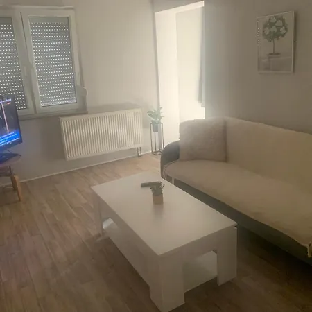 Hostel Bihac アパート *